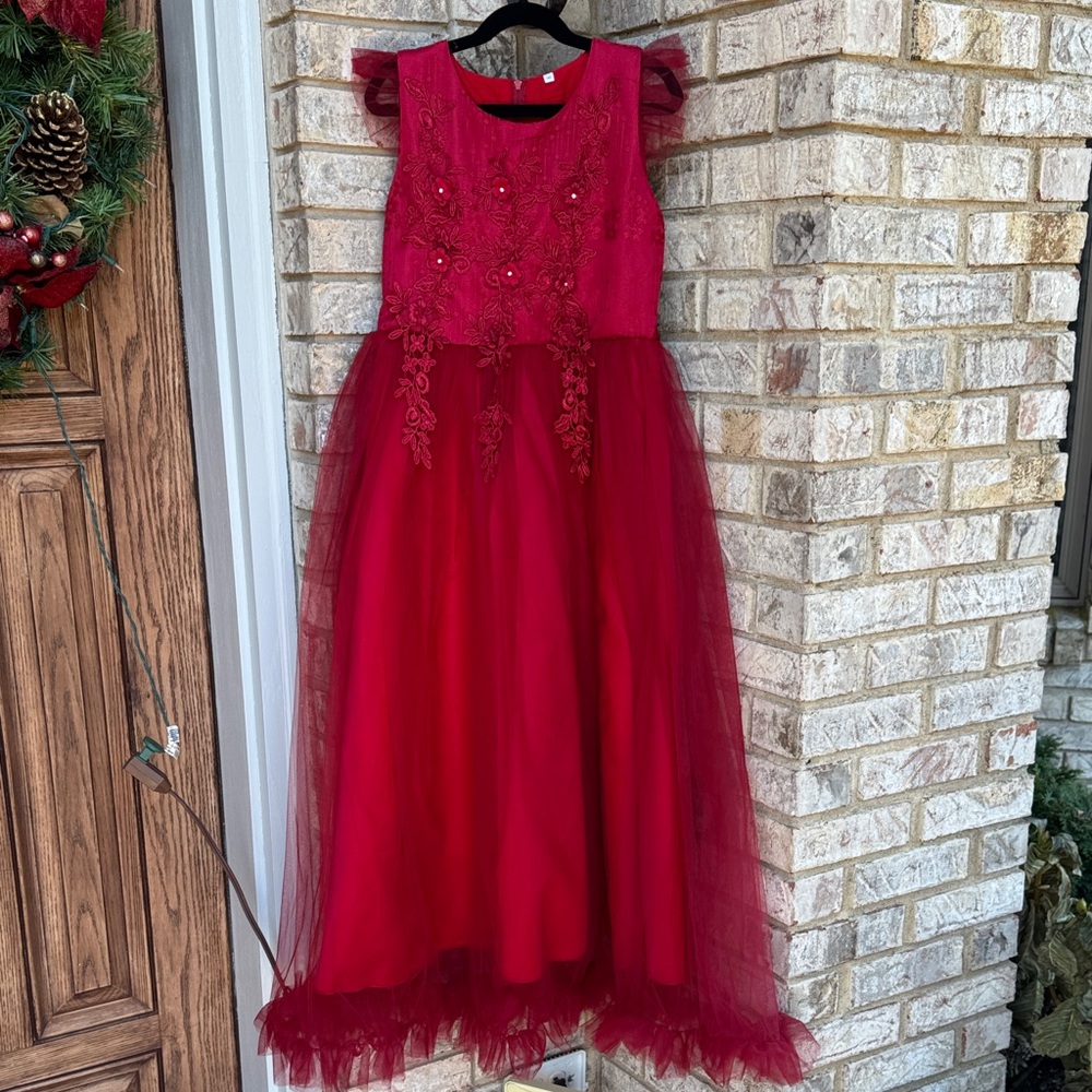 Elegant Red Sleeveless Dress with Floral Details